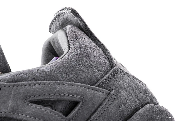 Air 4 Jordan 930155-003  Retro Kaws 0831
